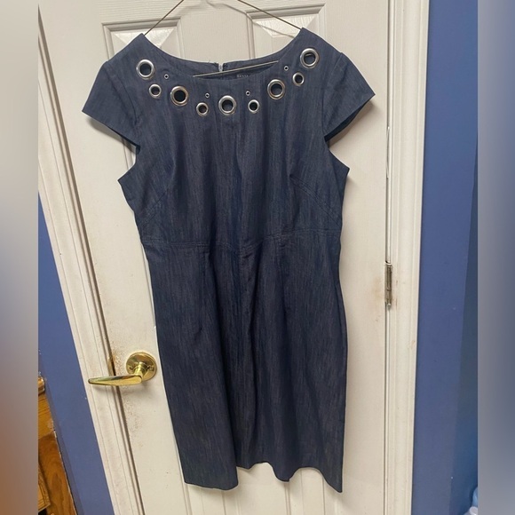 Sandra Darren Women’s Dress Size 14 Sleeveless Denim Blue Knee Length Embelish - Picture 1 of 10